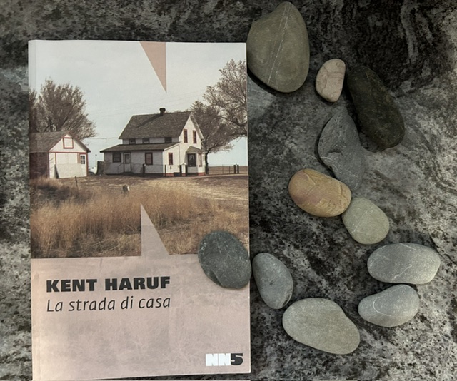 “La strada di casa” di Kent Haruf: polvere, silenzi e ferite mai rimarginate
